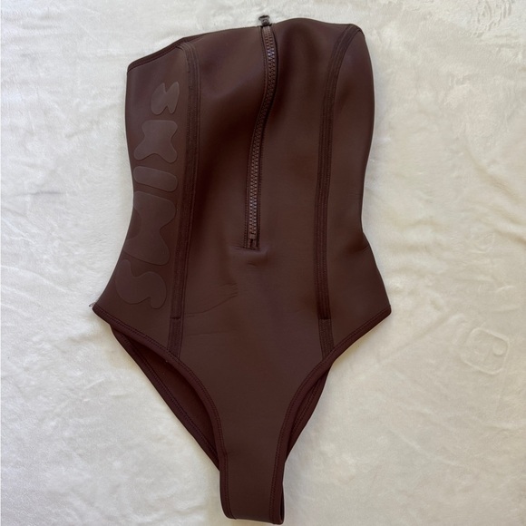 NWT Skims rubberized scuba swim one piece - Picture 2 of 5